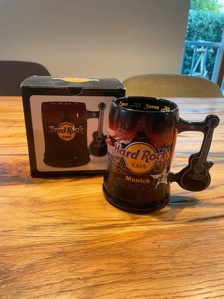 Hard Rock Café Munich Krug Tasse mit Gitarre NEU OVP in Kirchseeon