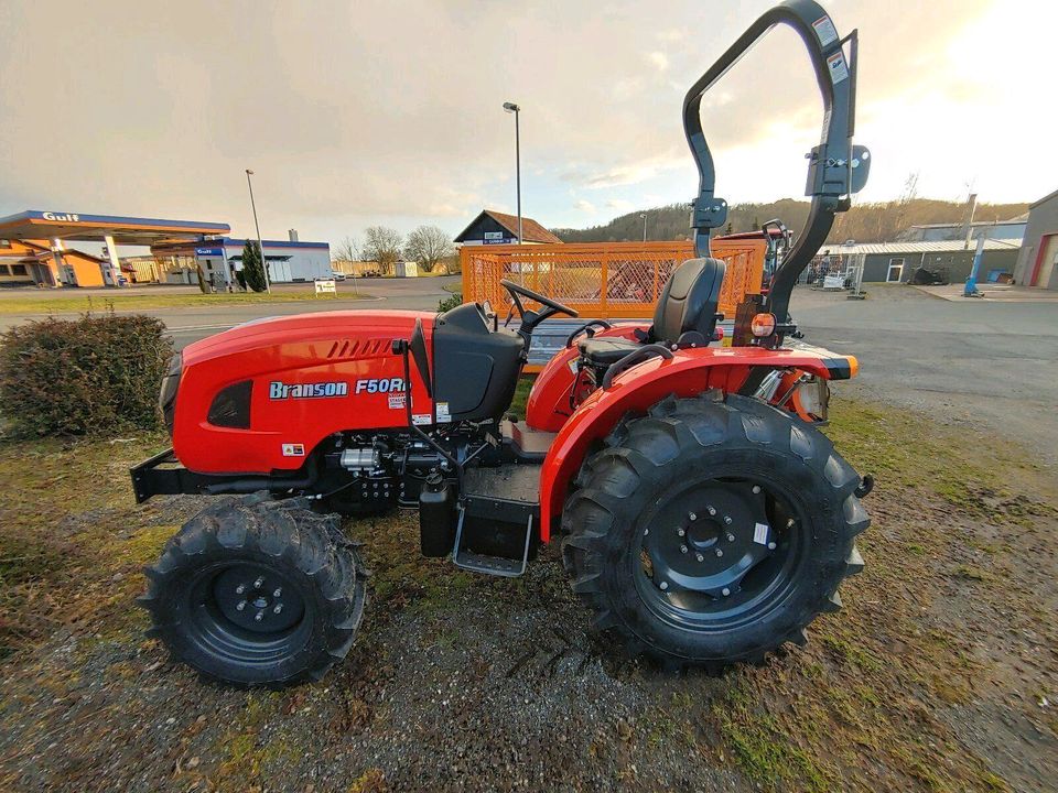 Traktor Schlepper Bulldog Branson F50Rn Stage V in Frankenblick