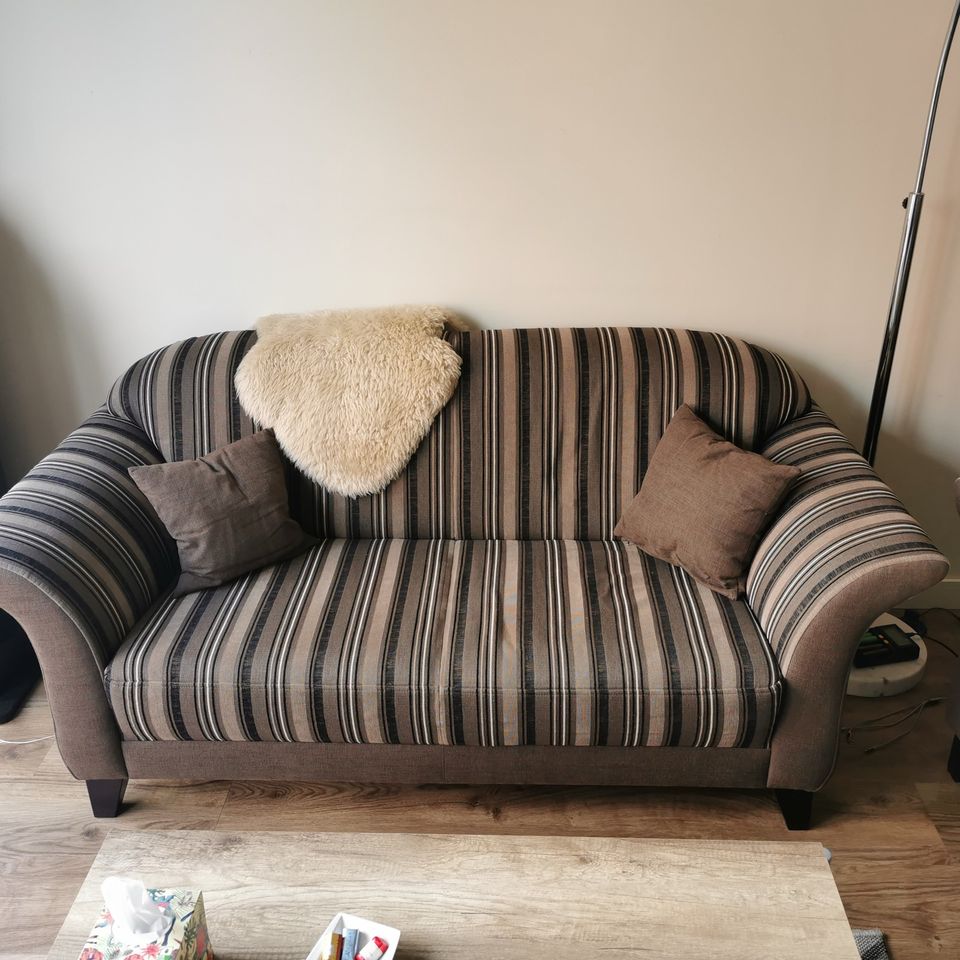 Chalet Couch Sofa Sessel + Hocker in Gangelt