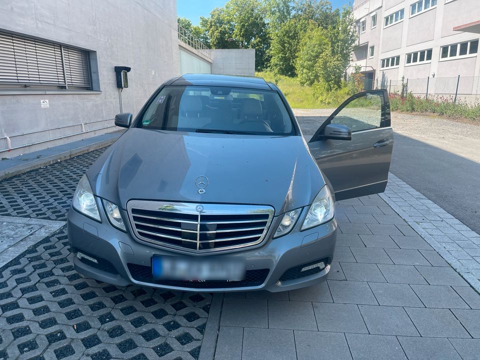 Mercedes E250 CDI AVANTGARDE XENON PANO LEDER DISTRONIC PRO in Ditzingen