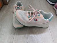 Tommy Hilfiger Turnschuhe 36 Damen neu Sachsen - Waldheim Vorschau