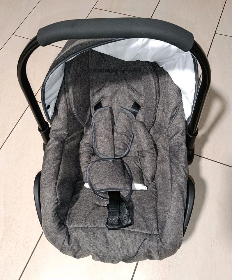 Bergsteiger Kinderwagen Capri Buggy Babyschale, neuwertig! in Elkenroth