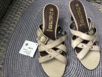 Pantoletten - Beige/Natur - NEU - Gr. 38 - Markenlos Brandenburg - Leegebruch Vorschau