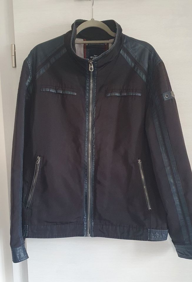 Herren Übergangsjacke  Gr. 54 engbers schwarz/dunkelblau in Lippstadt