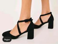 ♥️ TAMARIS Pumps schwarz Riemchen 39 Velours Look ABI Ball Nordrhein-Westfalen - Marienheide Vorschau