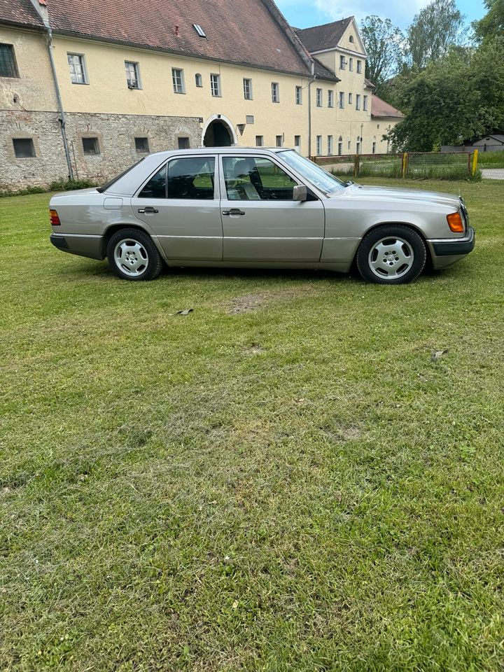 Mercedes Benz W124 E280 Sondermodell in Regensburg