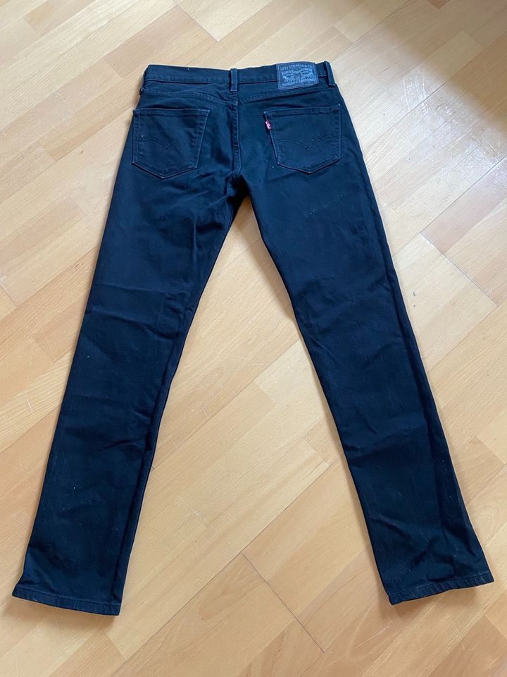 levis  30/32 schwarz herren in Mainz