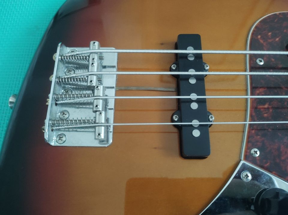 Fender Jazz Bass Japan Sunburst Super Zustand in Bestensee