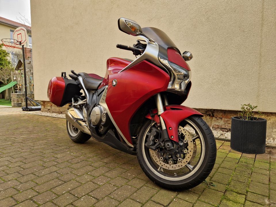 Honda VFR1200F Motorrad in Ahrensfelde