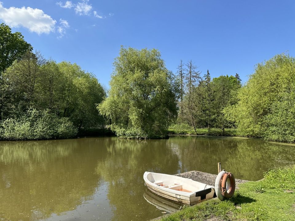 Herrenhaus am See mit eigener Heilquelle... in Hüllhorst