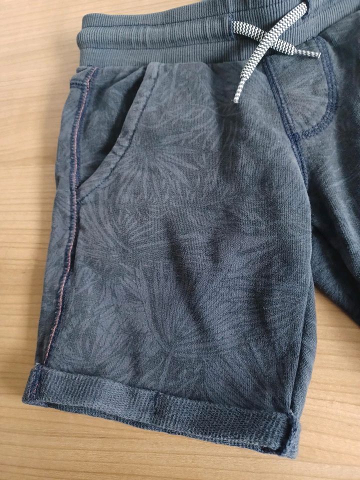 OAKS kurze Hose Shorts Sweat blau Palmen Gr.116 in Nordhorn