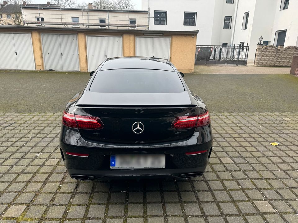 Mercedes-Benz E 300 Coupe Garantie/360 grad/Pano/Service Neu! in Duisburg