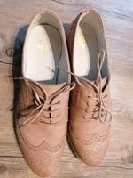 Schuhe Damen Venturini Dandy Schnürschuhe Größe 39 Leder Sachsen - Hohnstein Vorschau