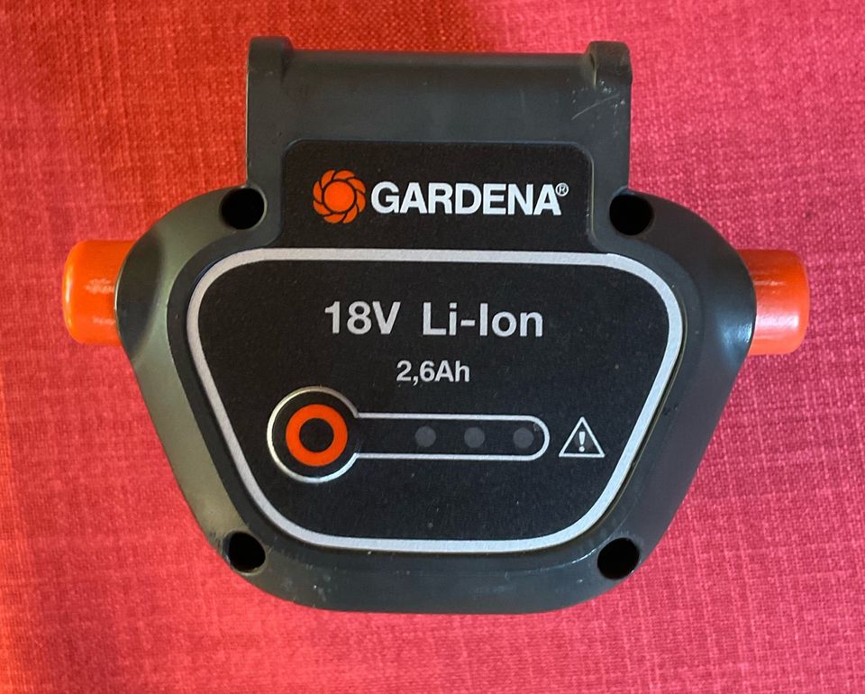 Gardena Akku 18 V/2.6 Ah mit Ladegerät in Hatten