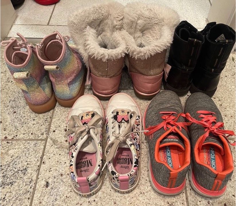 Skechers;Vingino;Juicy Couture;Sneaker;Boots;Schuhe;Paket;Stiefel in Essen