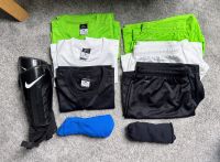 Nike Sportkleidung, Hose, Trikot, Stutzen, Schoner Gr. L Bayern - Hallbergmoos Vorschau