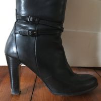 Buffalo Klassische schwarze Lederstiefel Gr.38 Berlin - Neukölln Vorschau