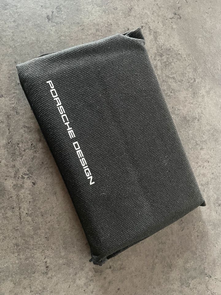 Apple IPad mini Porsche Design Hülle schwarz in Au