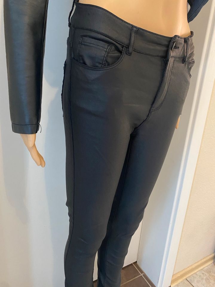 Top❣️Damen Mädchen Hose Stretch Vero Moda lederähnlich S M in Stralsund