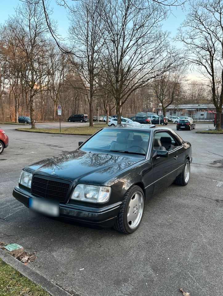 Mercedes CE300 sehr guter Zustand in München