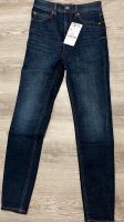 Eng geschnittene Jeans mit super hohem Bund in Mittelblau Köln - Ostheim Vorschau