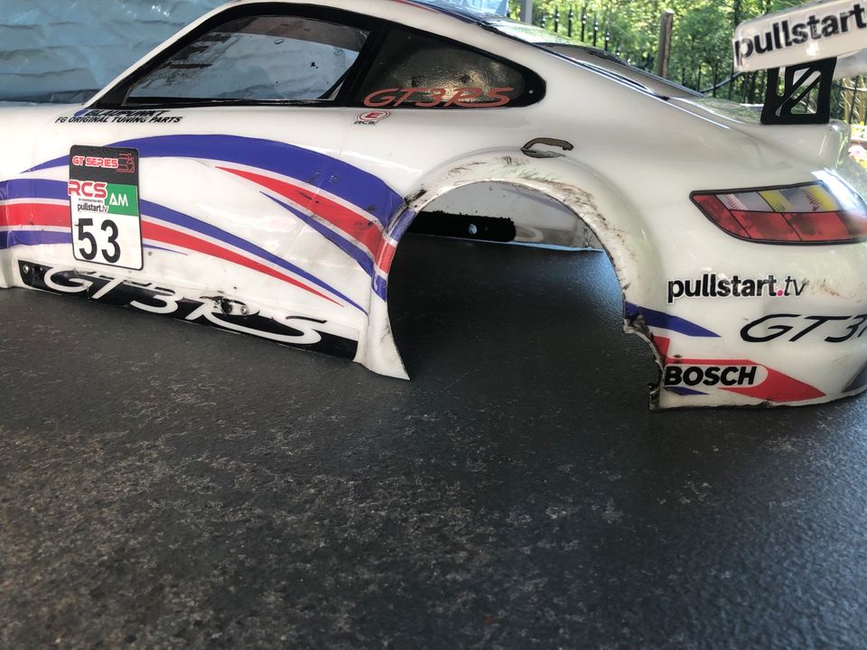 Verkaufe hier eine gebrauchte GT Porsche Karosserie. in Solingen