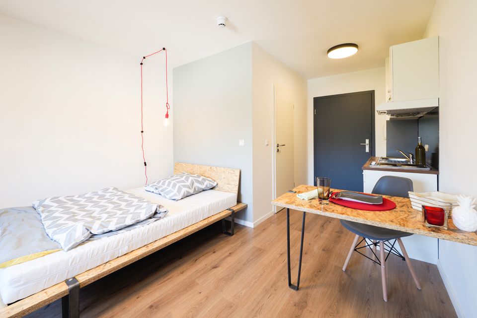 Stylisch wohnen in Bonn: Möbliertes Apartment mit besonderem Flair! Parkplatz inkl. in Bonn