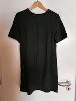 UNIQLO gerade geschnittenes Kleid, toller Stoff! Hessen - Karben Vorschau