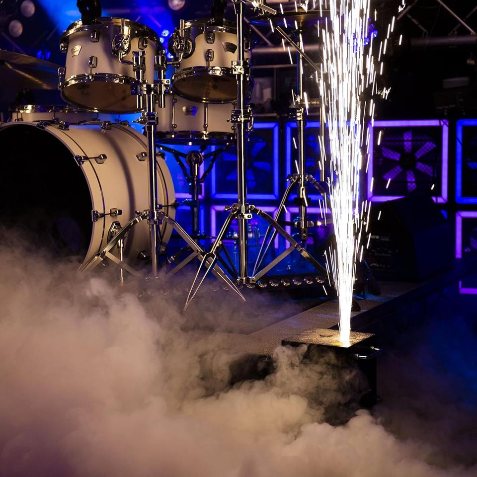 Kaltfeuerwerk Kaltfunken Feuerwerk Hochzeitstanz Event in Bodenheim