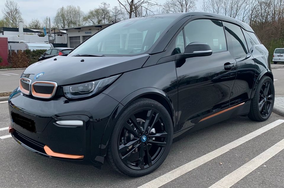 BMW i3 s 120Ah ROADSTYLE EDITION GLASDACH HARMAN LED Absolut voll in Ebersbach an der Fils