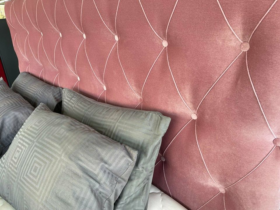 Boxspringbett Design Chesterfield Hoch Bett 180x200 Samt Rosa in Bielefeld