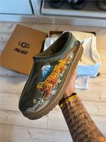 UGG x Palace Tasman Slipper Burnt Olive Gr. 42 / 9 Niedersachsen - Stuhr Vorschau