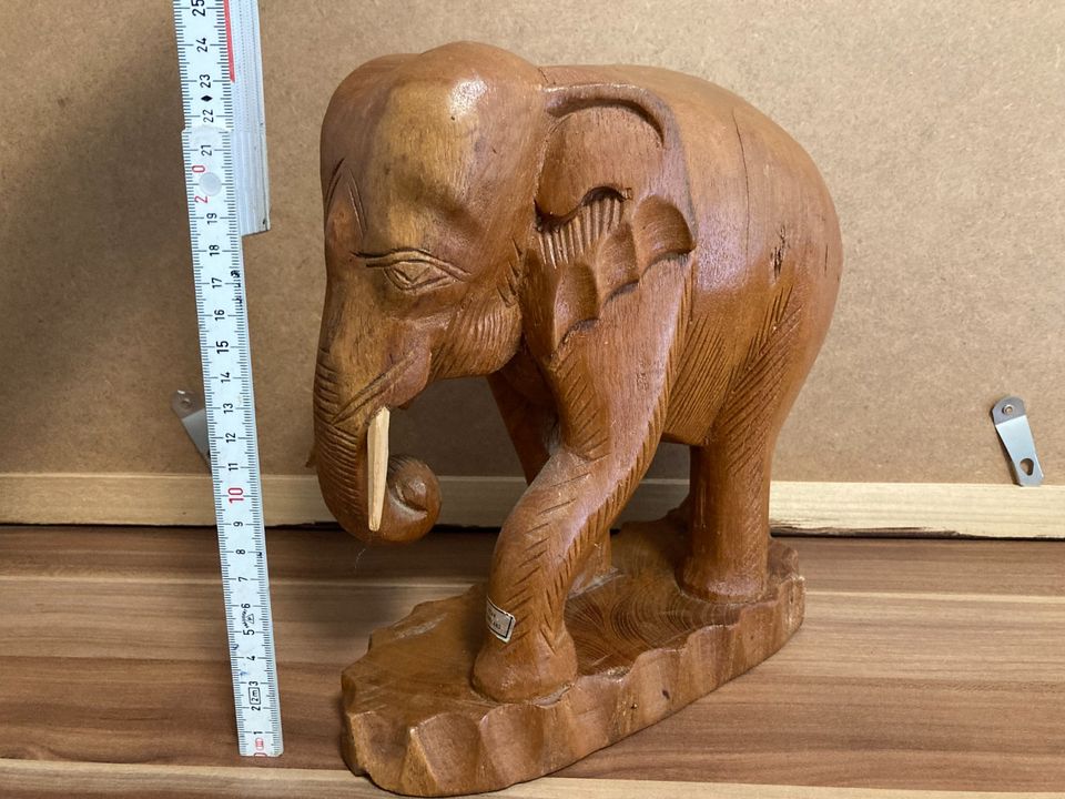 1x Elefant, Holz, Teak, handgeschnitzt, h=24cm in Leipzig