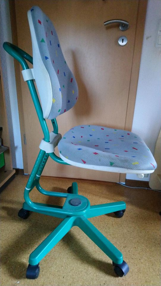 Ergonomische Kinderstühle 2 Stück in Kusterdingen