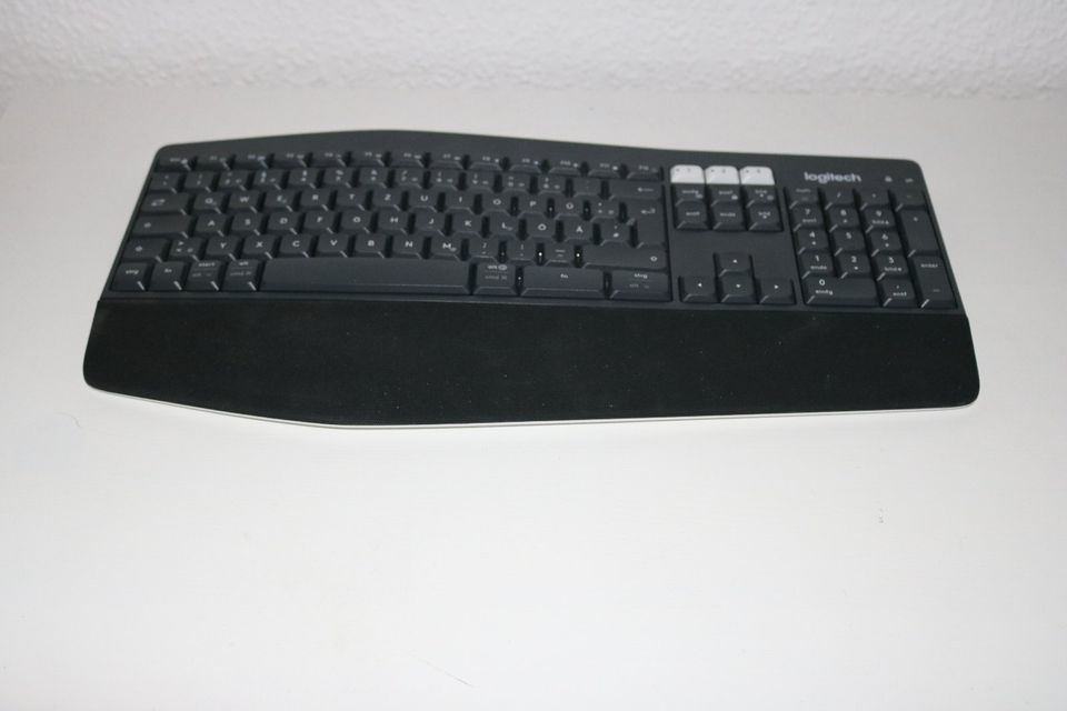 Logitech K850 Kabellose Tastatur Set in Lindlar