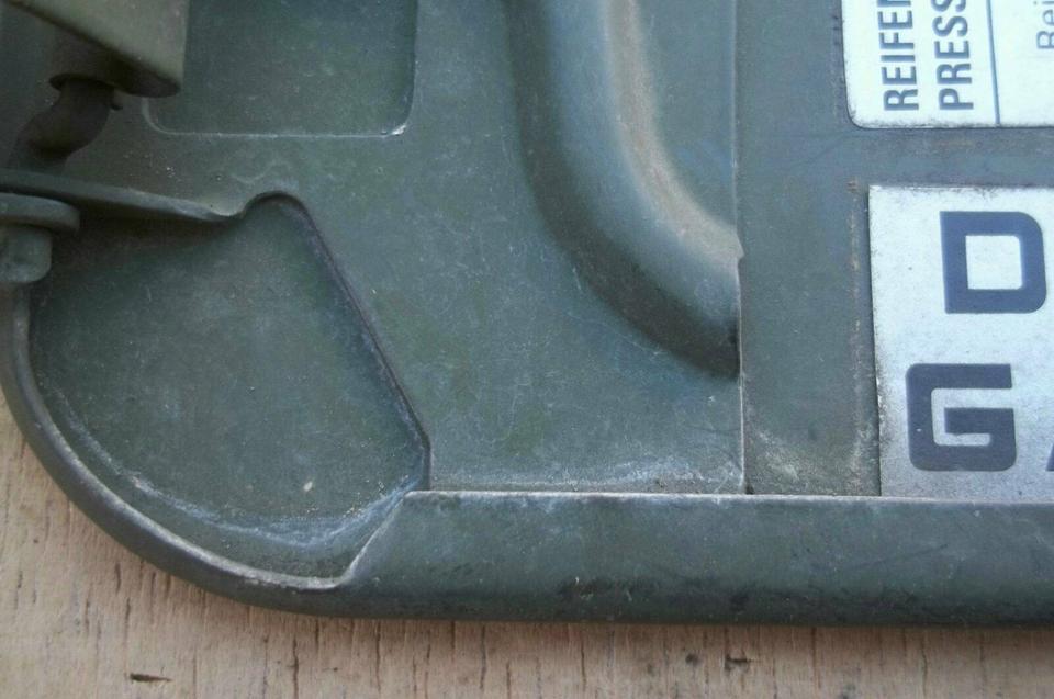 VW Golf 2 Tankklappe Tankdeckel rostfrei Bundeswehr Ral 6031 in Bünde