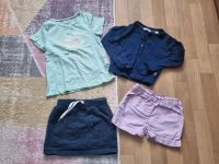 Schönes 4 Teile Bekleidungspaket Shirt Shorts Rock Gr. 98/104 Dresden - Briesnitz Vorschau