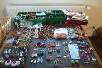 Flohmarktkarton mit Konvolut von Modeschmuckstücken Baden-Württemberg - Offenburg Vorschau