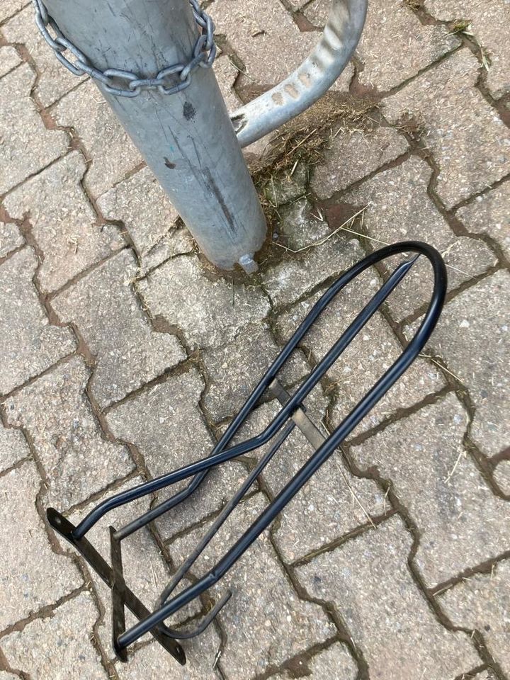 4 Stück Sattelhalter Loesdau schwarz 56 cm / Preis pro Stück! in Königsfeld