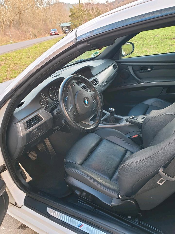 BMW Cabrio E93 320i M Vollpaket Scheckheftgepflegt in Sinn
