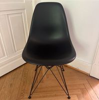 3x Vitra Eames Plastic Side Chair DSR Stuhl schwarz Eimsbüttel - Hamburg Harvestehude Vorschau