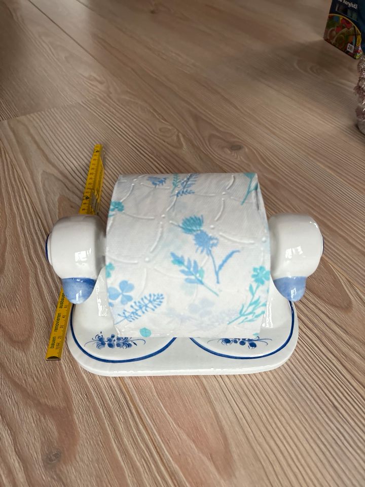 Klorollenhalter Toilettenpapierhalter Keramik blau weiß Abroller in Rostock