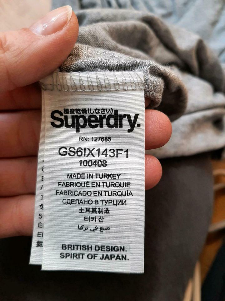 Superdry Shirt, grau, S, locker geschnitten in München