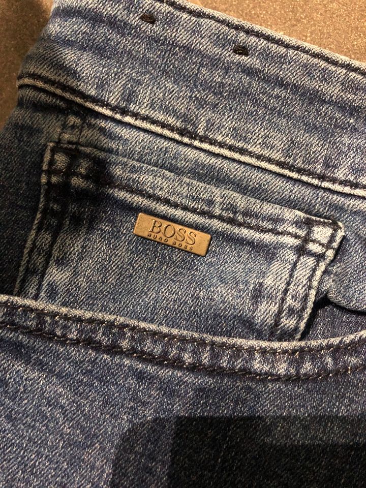 „Hugo Boss“ Herren Jeans (W36 / L32) in Zirndorf