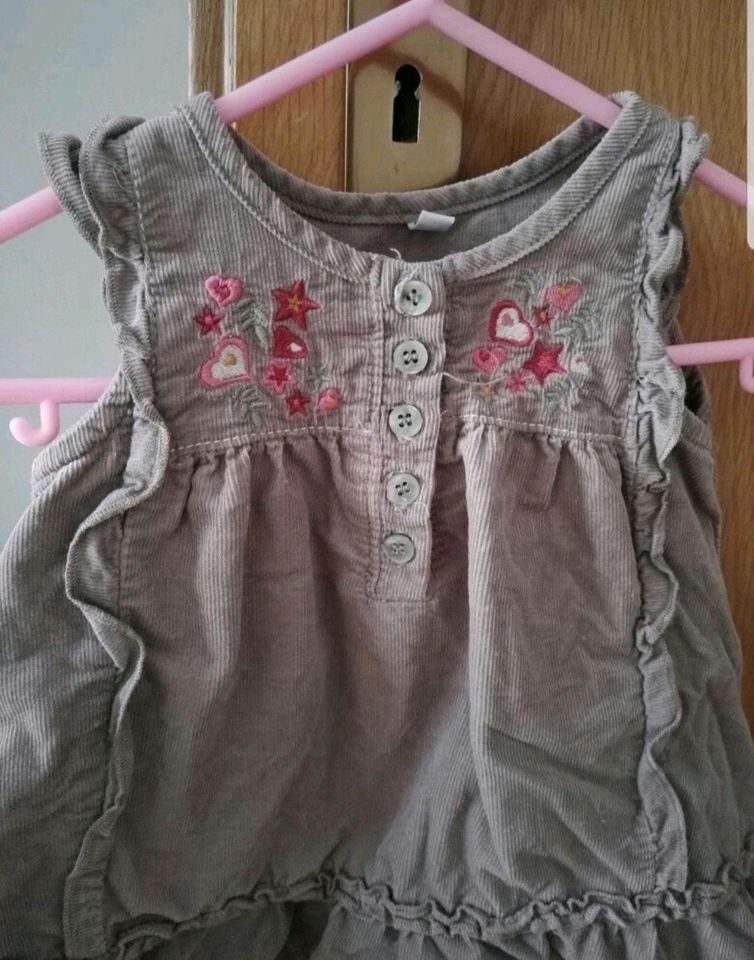 Baby Kleid Cordkleid braun bunt Größe 56 in Fernwald