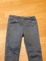 Jeans grau,  Vertbaudet, Größe 134, keine Löcher oder Flecken Bayern - Germering Vorschau