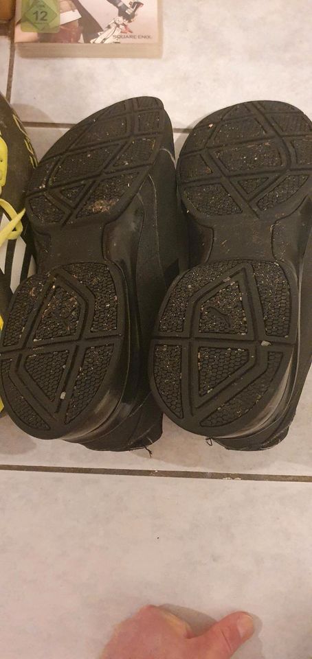 Schuhe in Schwarz in Ochtrup
