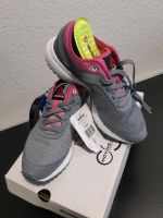 REEBOK Schuhe laufen NEU original verpackt Größe 35 Nordrhein-Westfalen - Hellenthal Vorschau