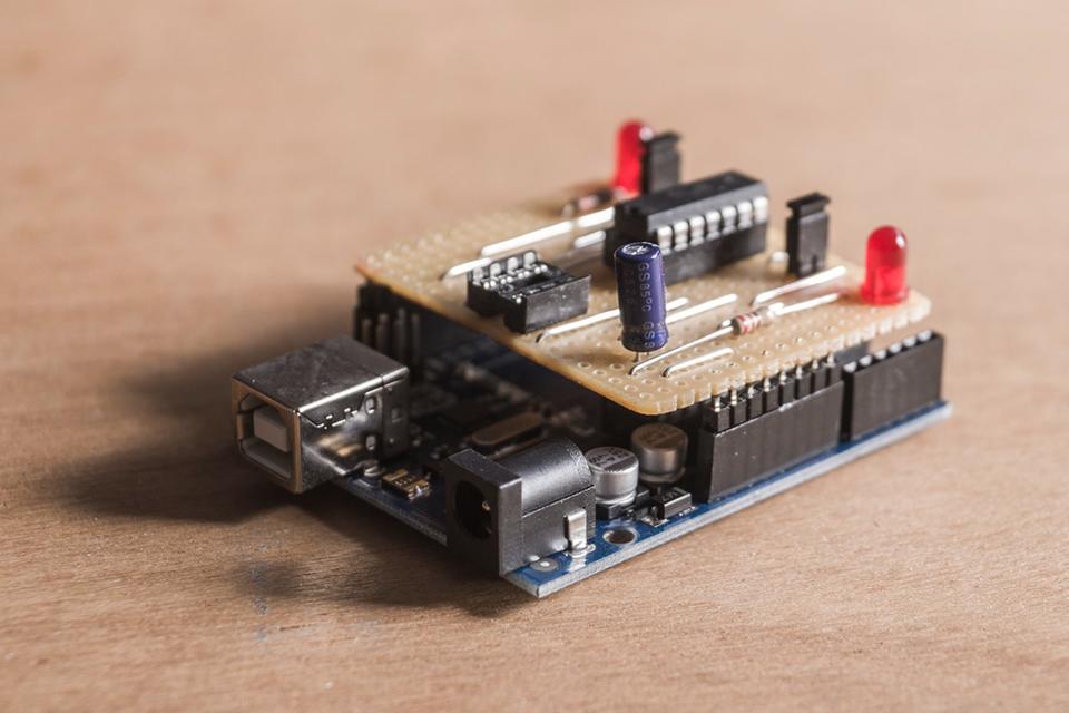 Arduino Attiny 8 / 14 Pin Mikrocontroller Programmiergerät in Hamburg