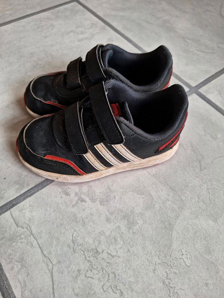 Adidas Turnschuhe Größe 27 in Erfurt